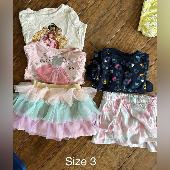 Toddler girls lot - H&M and Carters - Picture 4 of 4